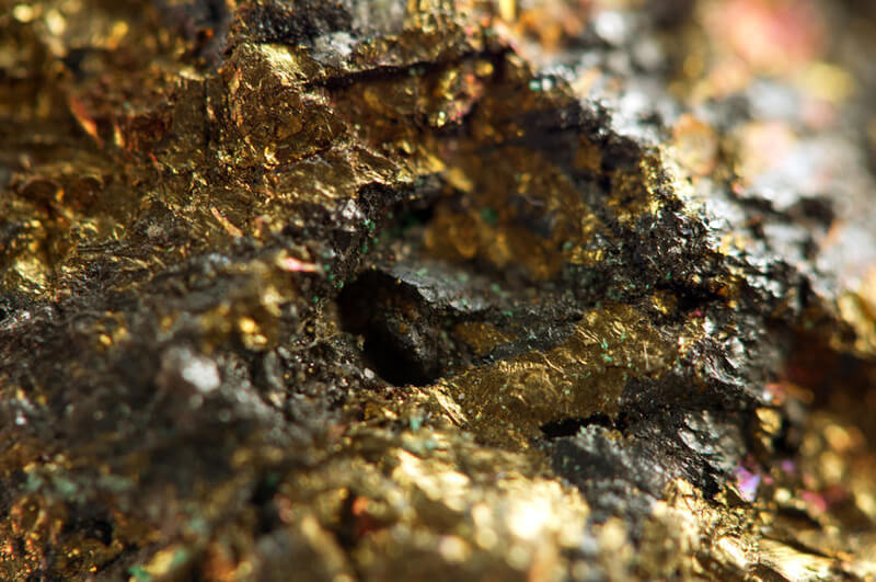 reines Gold im Gestein