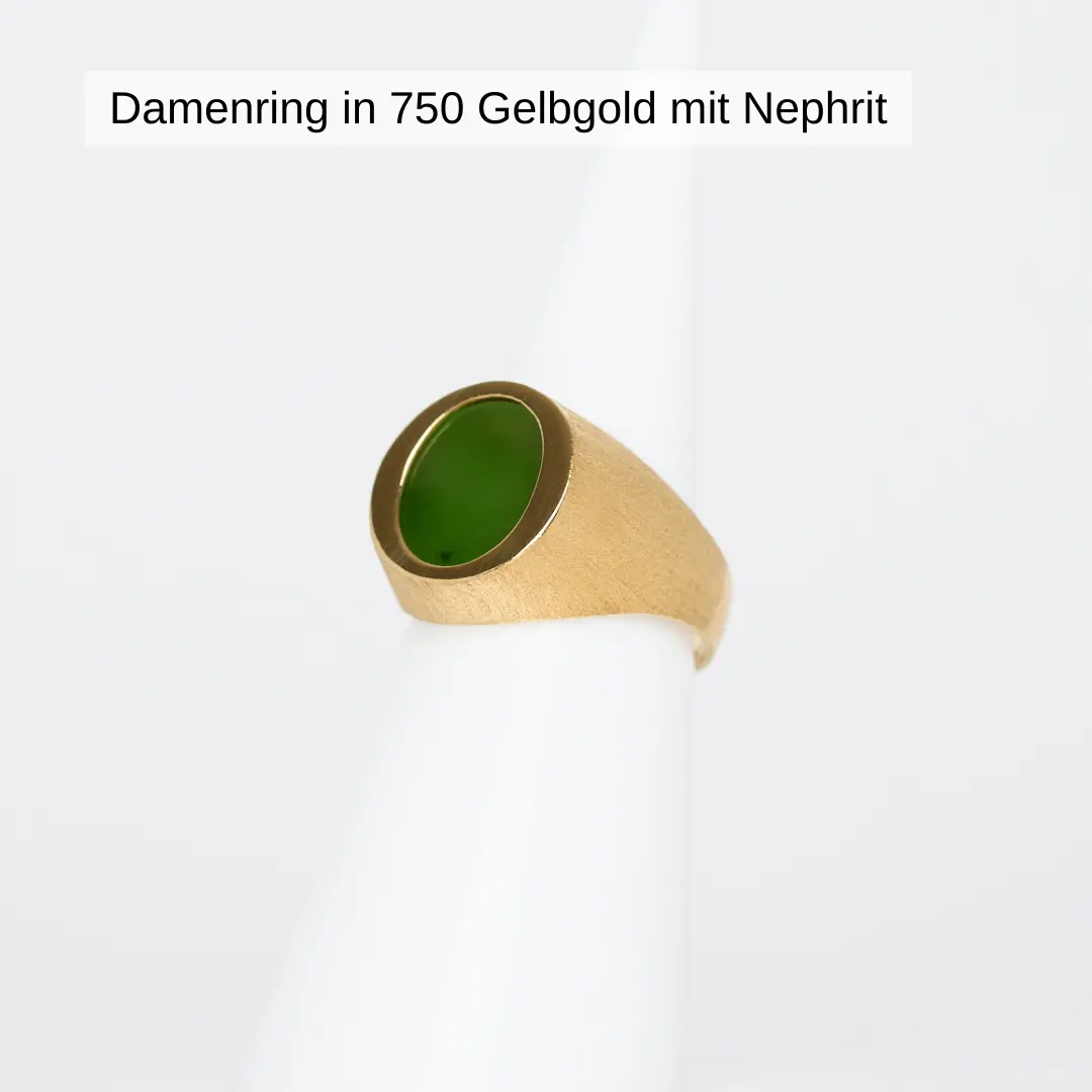 Goldener Damenring in 750 Gelbgold und Nephrit